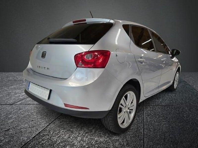 Usado Seat Ibiza Sport 90 CV (66 kW) 2010 Gris / plata Berlina