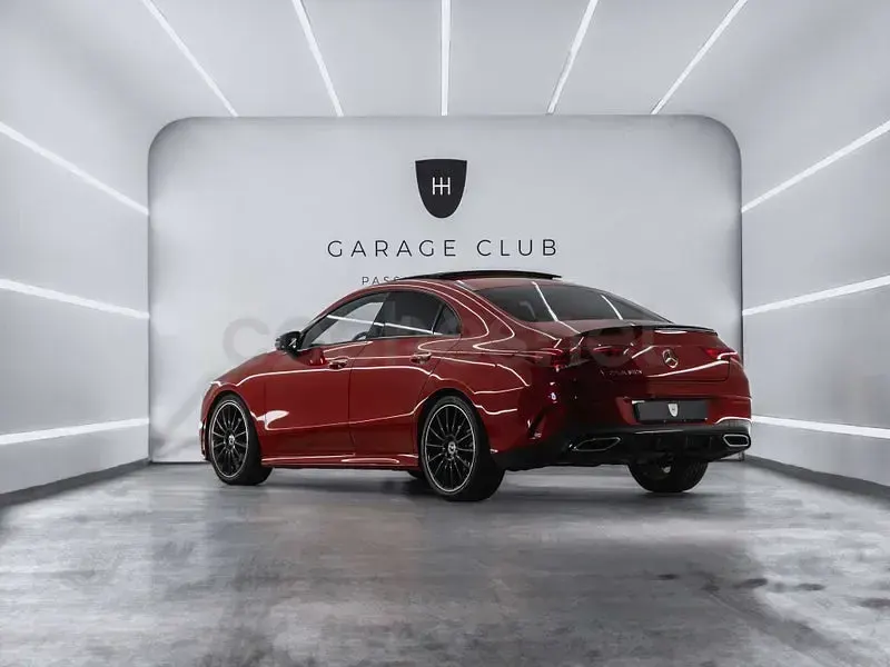 Usado Mercedes CLA180 AMG line 136 CV (100 kW) 2023 Granate Berlina