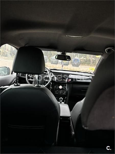 Usado Citroën DS3 Limited Edition 1955 92 CV (67 kW) 2014 Violeta / lila Berlina