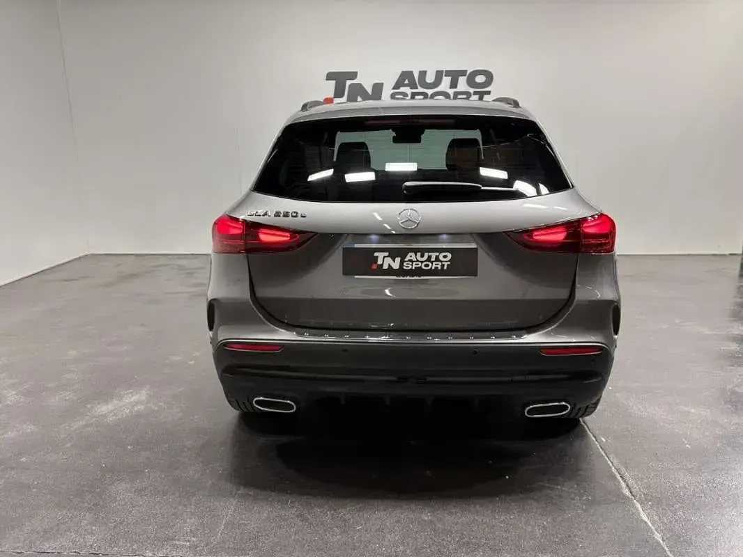 Usado Mercedes GLA250 218 CV (160 kW) 2025 Gris SUV