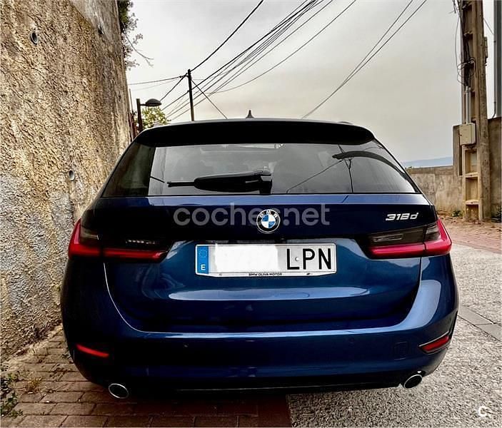 Usado BMW 318 M Sport 150 CV (110 kW) 2021 Azul Familiar