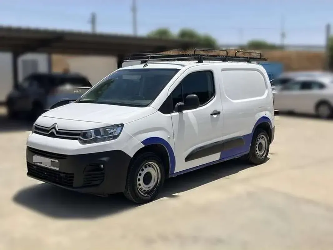 Usado Citroën Berlingo 102 CV (75 kW) 2021 Blanco Monovolumen