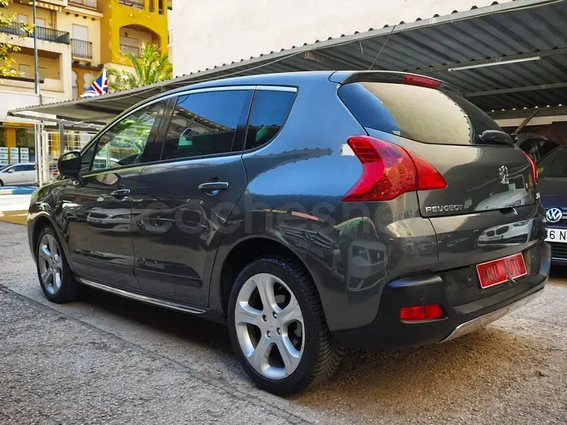 Usado Peugeot 3008 Allure 163 CV (119 kW) 2012 Gris / plata Familiar
