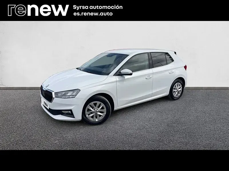 Usado Skoda Fabia Selection 80 CV (58 kW) 2024 Blanco Utilitario