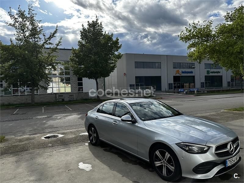 Usado Mercedes C220 200 CV (147 kW) 2023 Gris / plata Berlina