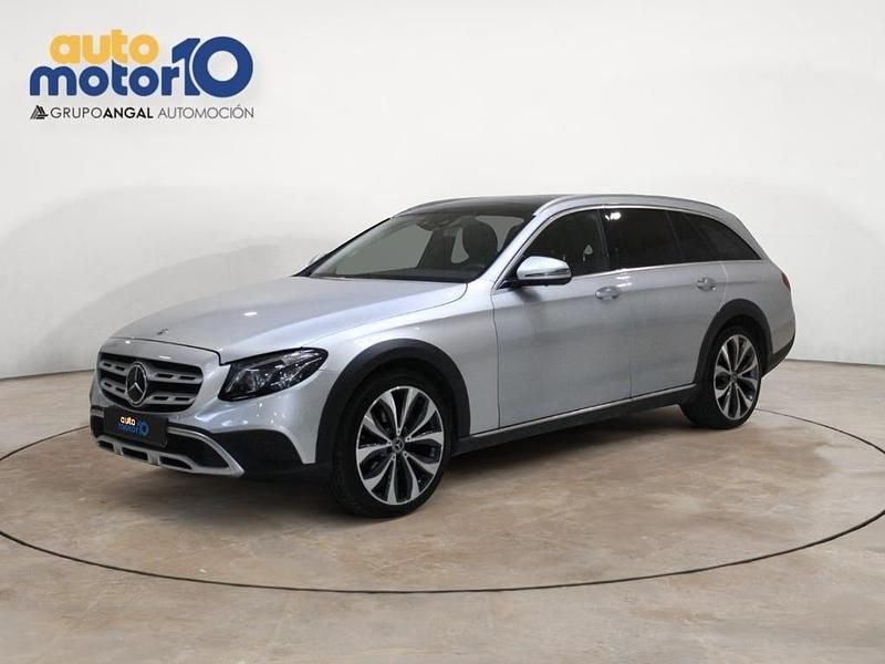 Plateado Usado 2017 Mercedes E220 Familiar | 29.900 € - Imagen 1/4