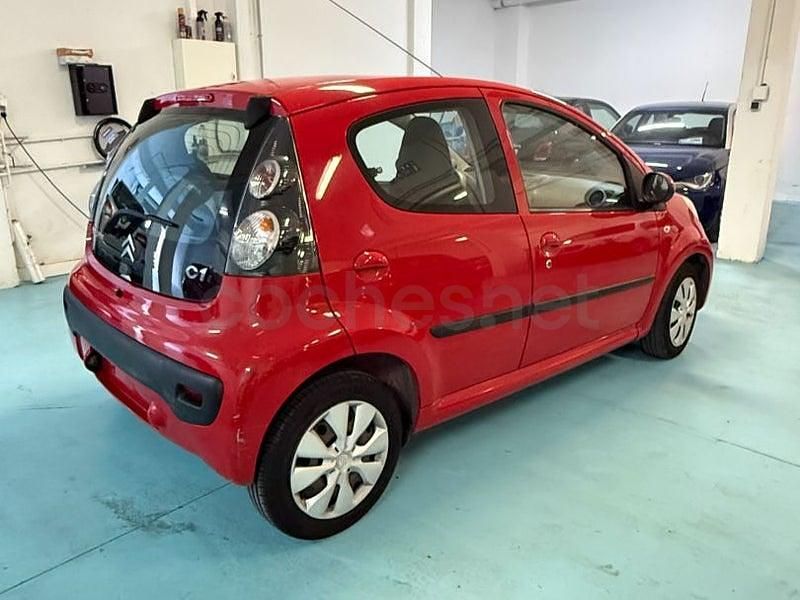 Usado Citroën C1 68 CV (50 kW) 2010 Rojo Utilitario