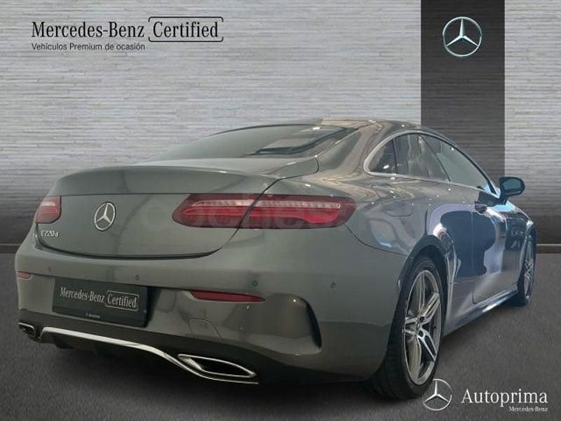 Usado Mercedes E220 194 CV (142 kW) 2018 Gris / plata Coupe