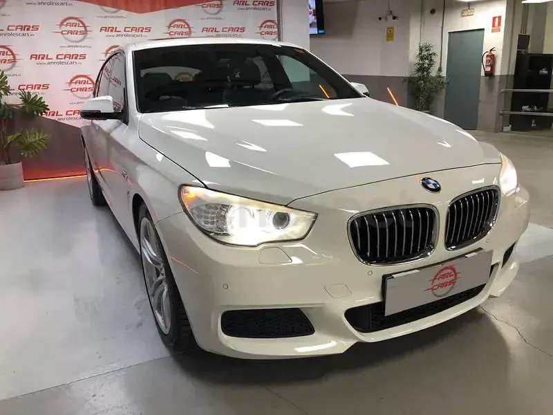 Usado BMW 520 Gran Turismo 184 HP (135 kW) 2017 Branco Sedan
