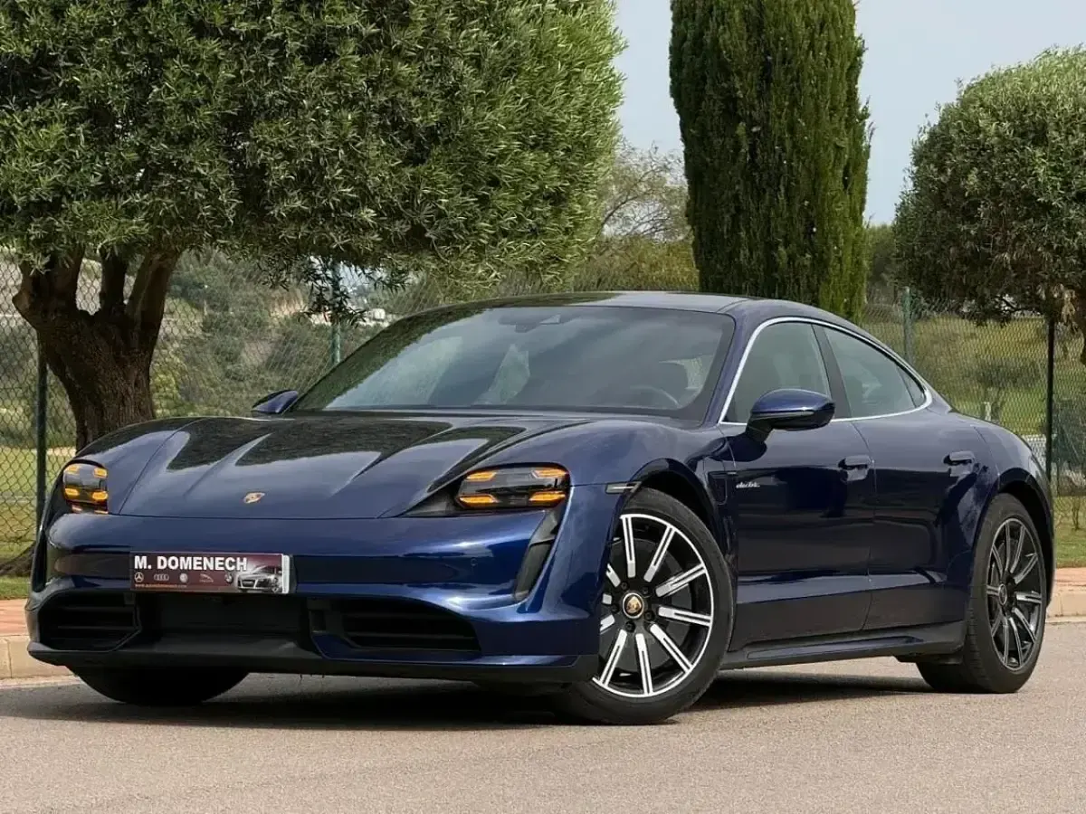 Usado Porsche Taycan Turbo 500 kW (680 CV) 2020 Azul Berlina