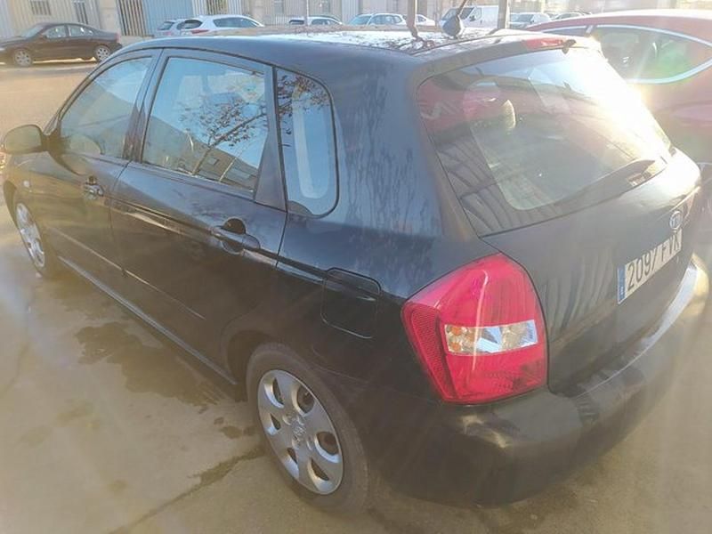 Usado Kia Cerato EX 143 CV (105 kW) 2006 Azul Berlina