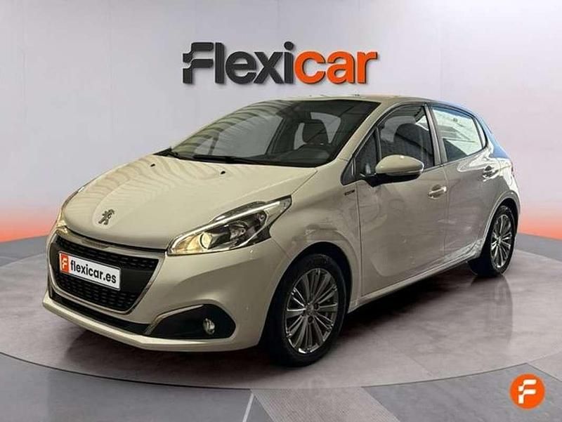Begagnad Peugeot 208 Active 82 HK (60 kW) 2019 Vit Halvkombi