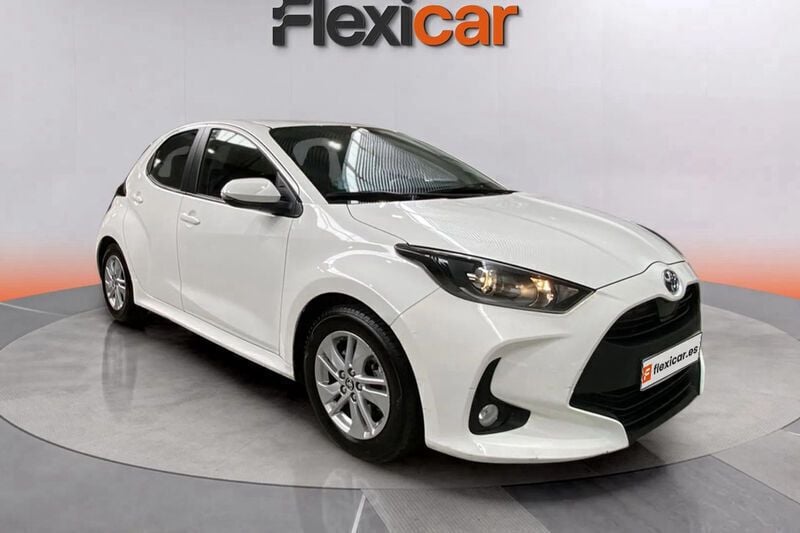 Blanco Usado 2022 Toyota Yaris Hybrid Business Edition Berlina | 17.290 € (Precio justo) - Imagen 1/4