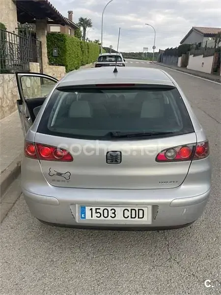 Begagnad Seat Ibiza 75 HK (55 kW) 2004 Grå Halvkombi