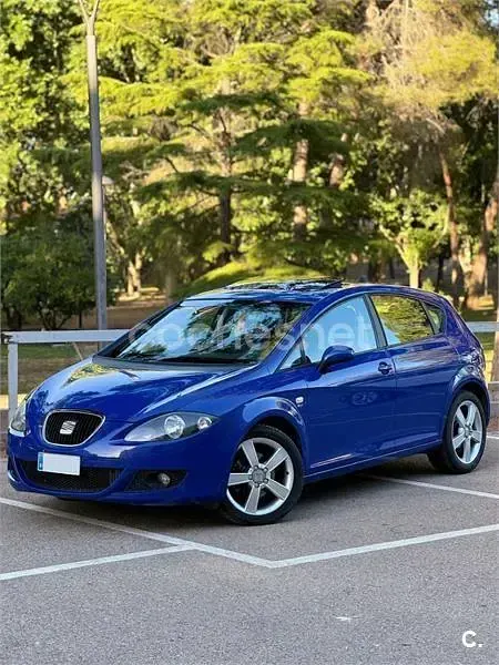 Usado Seat Leon Sport 140 CV (102 kW) 2005 Azul Utilitario