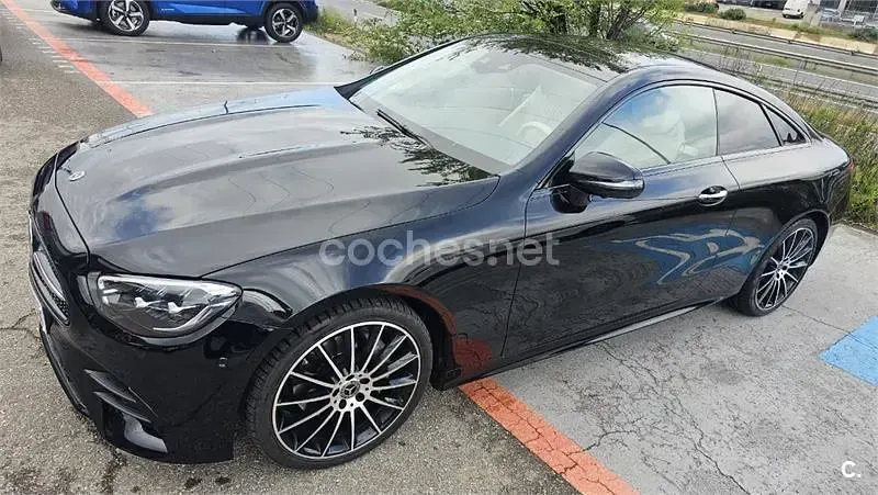 Usado Mercedes E220 194 CV (142 kW) 2023 Negro Coupe