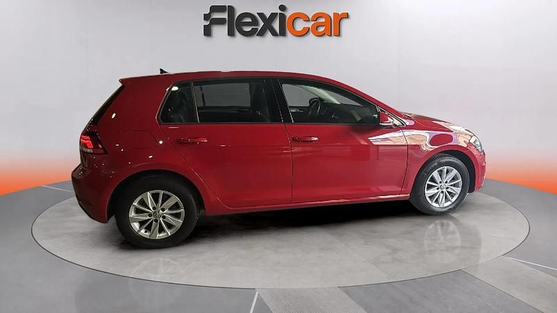 Usado VW Golf VII Advance 115 CV (84 kW) 2020 Rojo Berlina