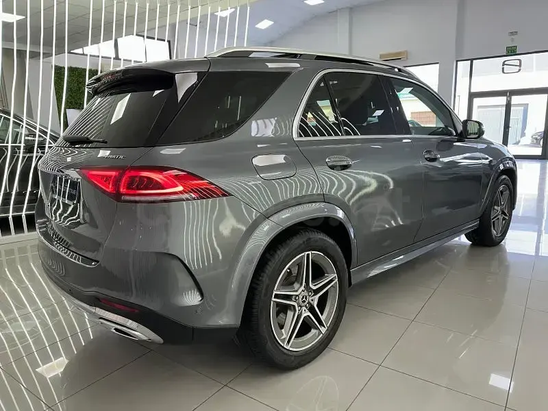 Usado Mercedes GLE350 272 CV (200 kW) 2022 Gris / plata SUV