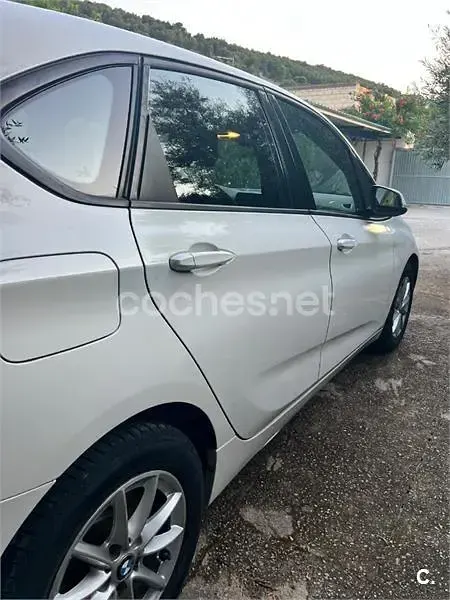Usado BMW 216 Active Tourer 116 CV (85 kW) 2019 Blanco Monovolumen