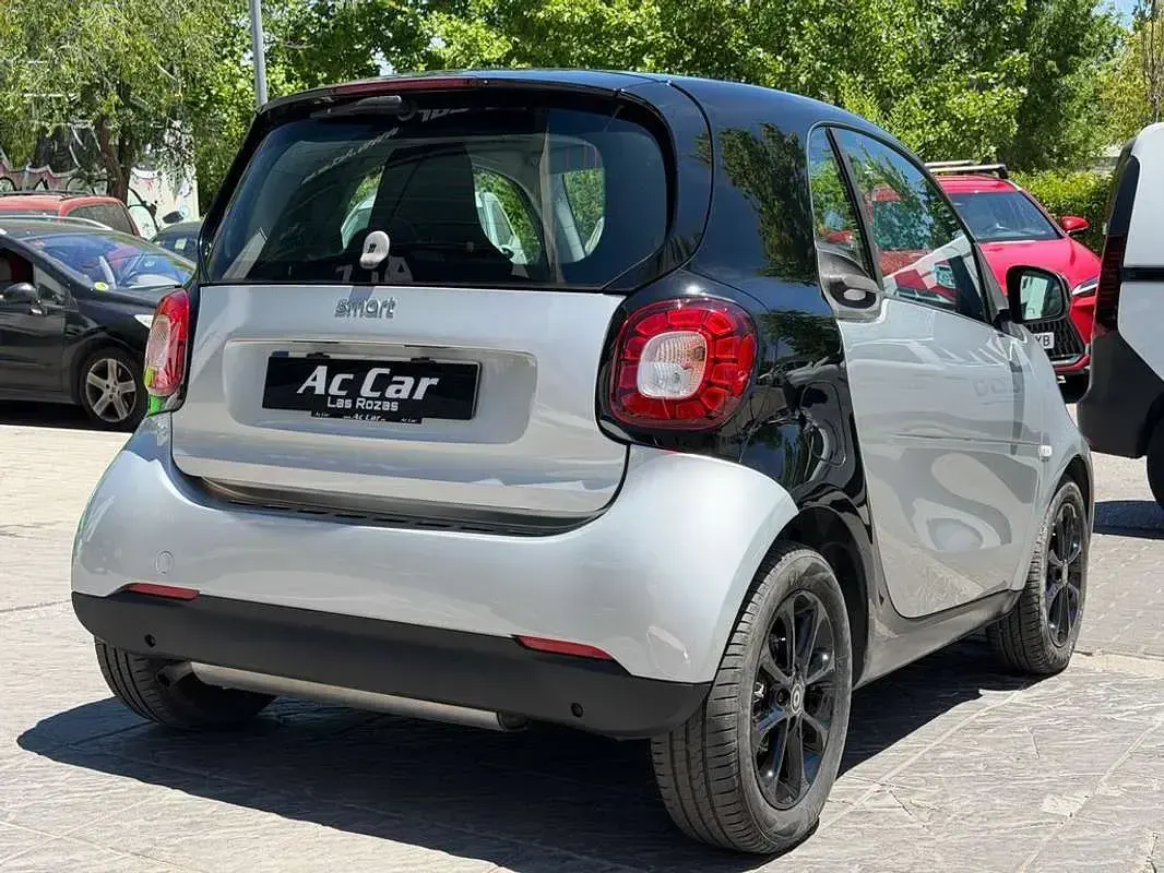 Usado Smart ForTwo Coupé Passion 90 CV (66 kW) 2017 Gris Coupe