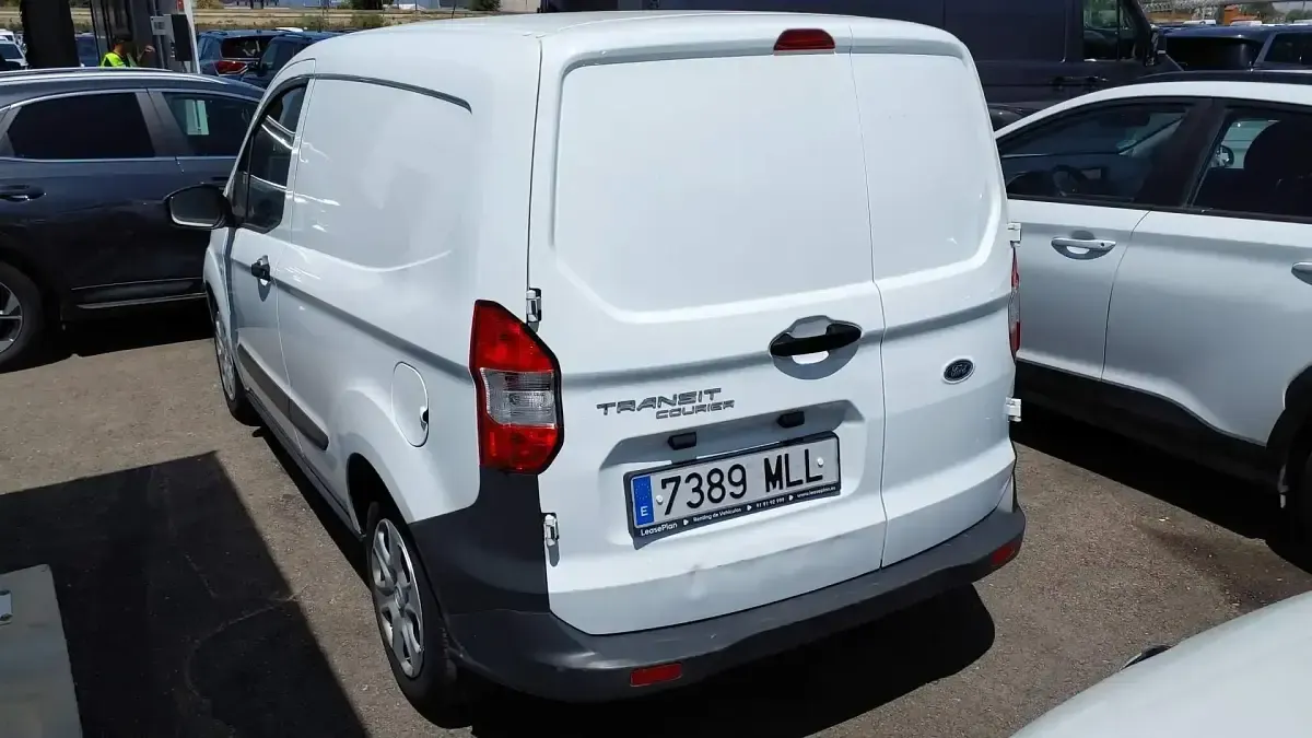 Usado Ford Transit Courier Trend 102 CV (75 kW) 2023 Blanco Van