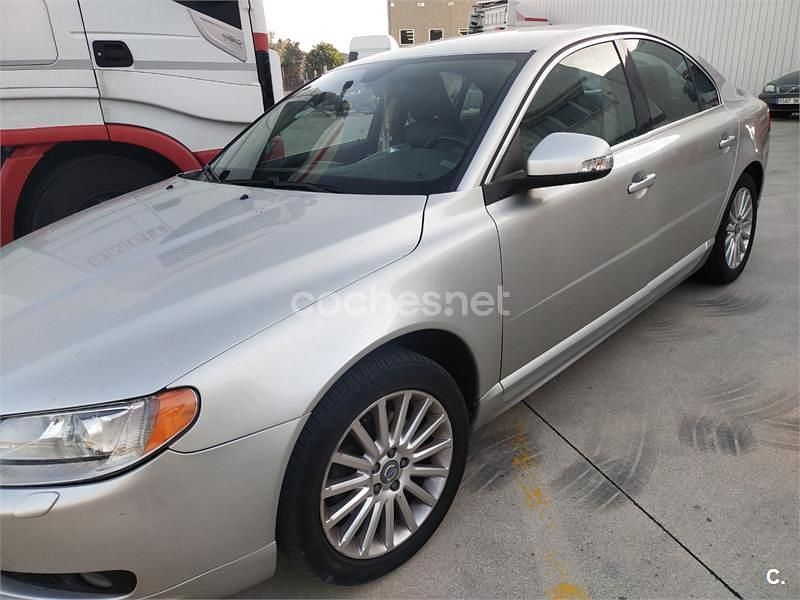 Gris / plata Usado 2006 Volvo S80 Momentum Berlina | 3100 € - Imagen 1/4