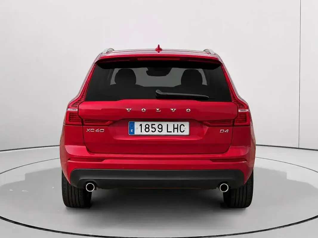 Usado Volvo XC60 Momentum 190 CV (139 kW) 2020 Rojo SUV