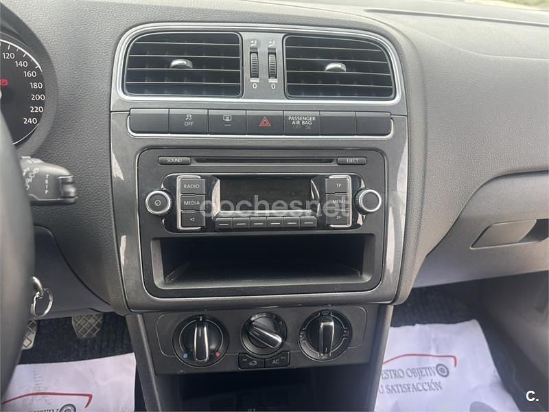 Usado VW Polo Advance 90 CV (66 kW) 2013 Marrón Berlina