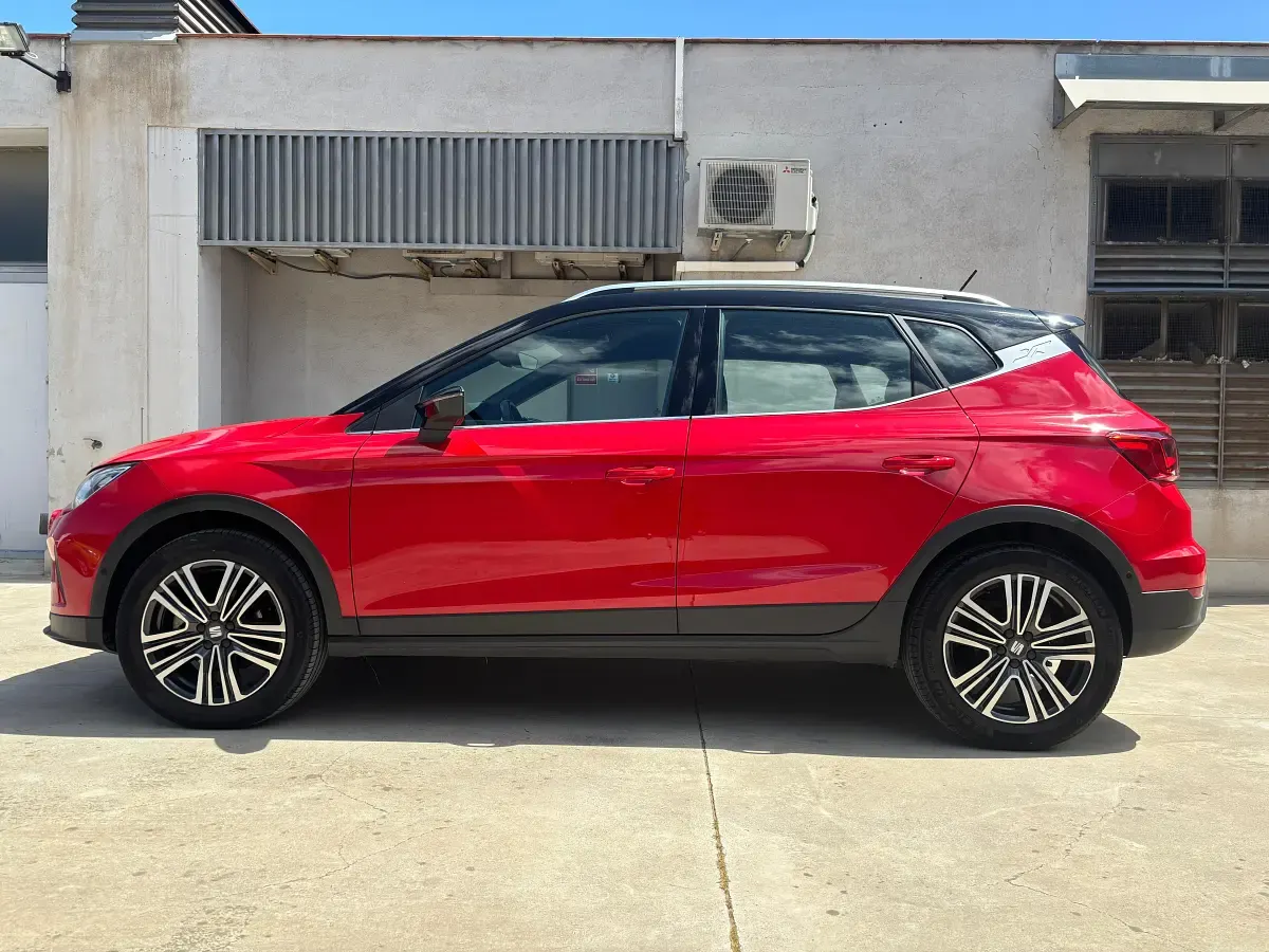Usado Seat Arona FR 115 CV (84 kW) 2025 Rojo SUV