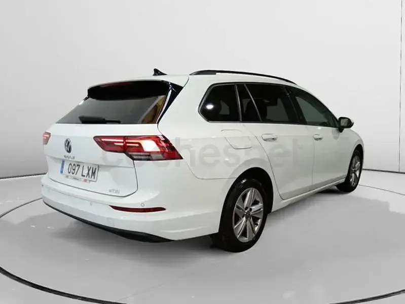 Usado VW Golf VIII 110 CV (80 kW) 2022 Blanco Berlina