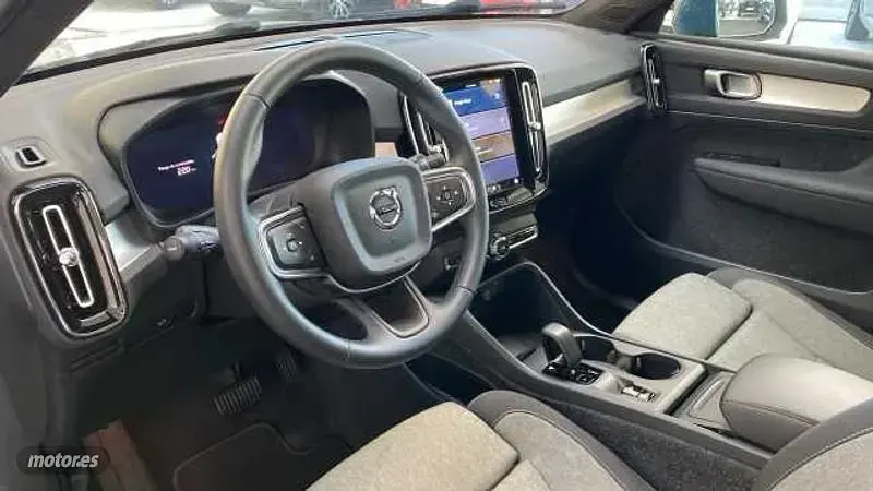 Usado Volvo XC40 Core 2024 Azul SUV