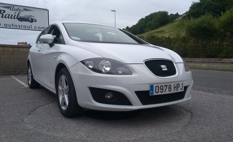 Blanco Usado 2011 Seat Leon Reference Berlina | 9500 € - Imagen 1/4
