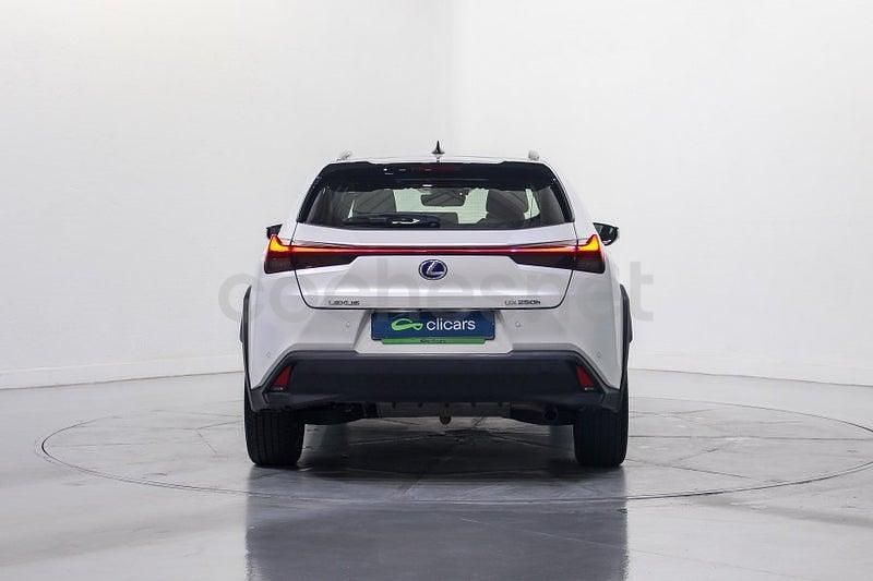 Usado Lexus UX 184 CV (135 kW) 2021 Blanco SUV