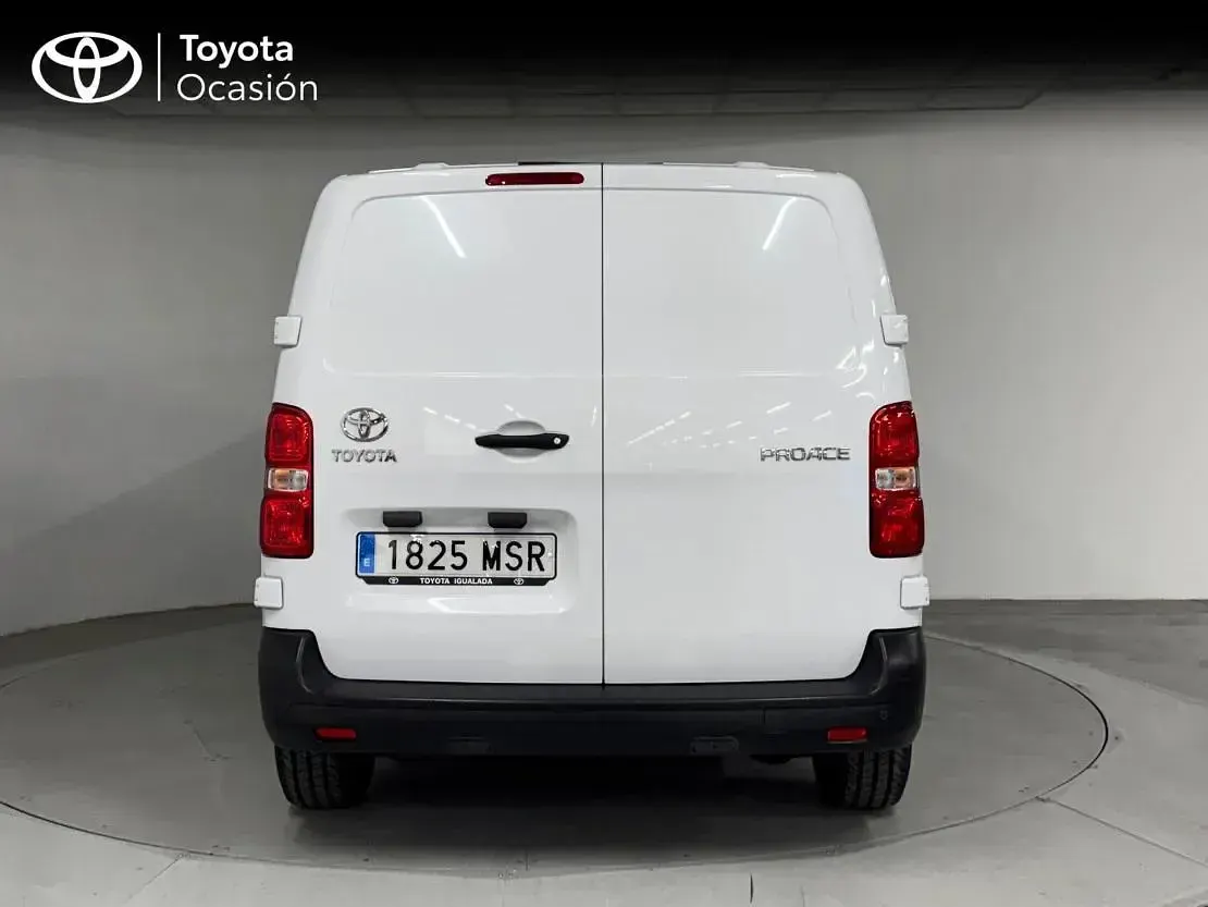 Usado Toyota Proace Plus 100 CV (73 kW) 2024 Blanco classic Monovolumen
