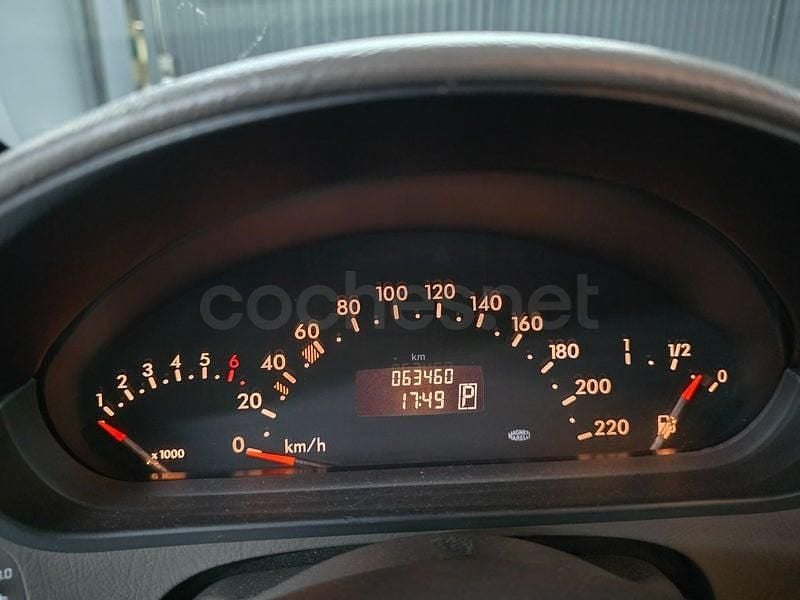 Usado Mercedes A160 Elegance 102 CV (75 kW) 2002 Gris / plata Monovolumen