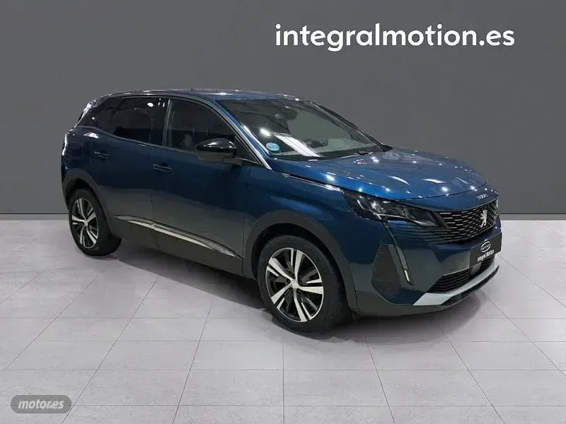 Usado Peugeot 3008 Allure 136 CV (100 kW) 2024 Azul SUV