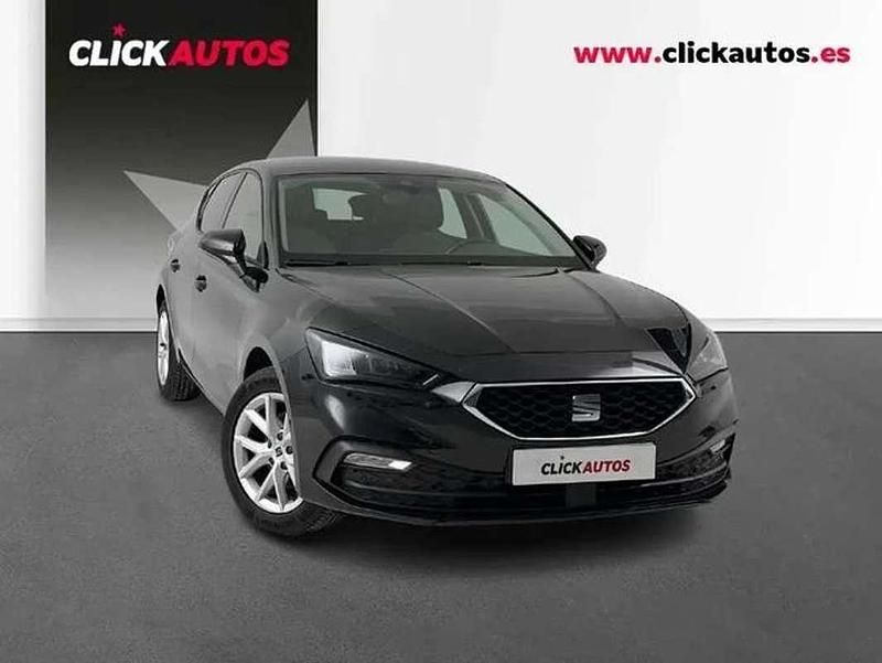 Usado Seat Leon Style 131 CV (96 kW) 2024 Negro Berlina