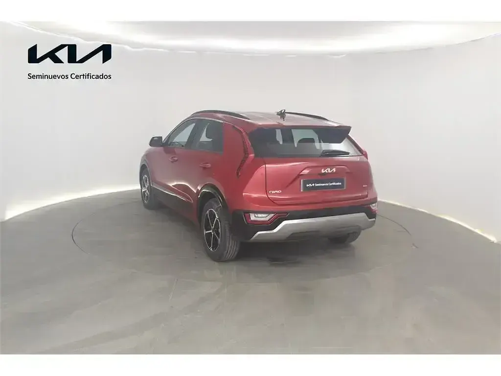 Usado Kia Niro 129 CV (94 kW) 2025 Rojo SUV