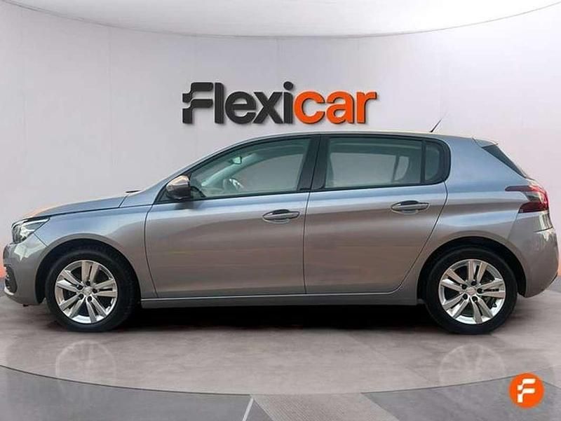 Usado Peugeot 308 Active 131 CV (96 kW) 2021 Gris Utilitario