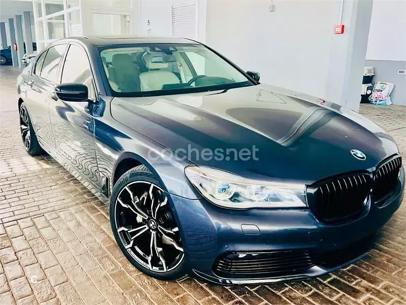 Usado BMW 730 265 CV (194 kW) 2018 Gris / plata Berlina