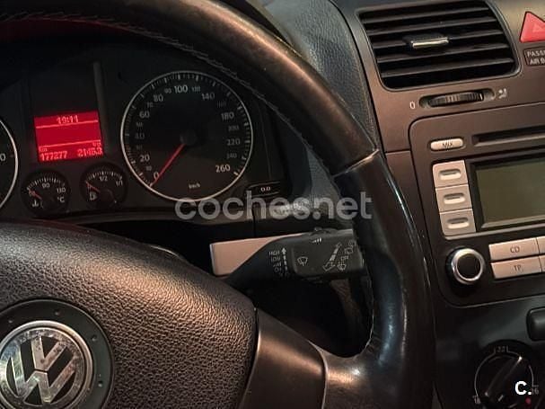 Usado VW Golf VI Highline 105 CV (77 kW) 2008 Negro Utilitario