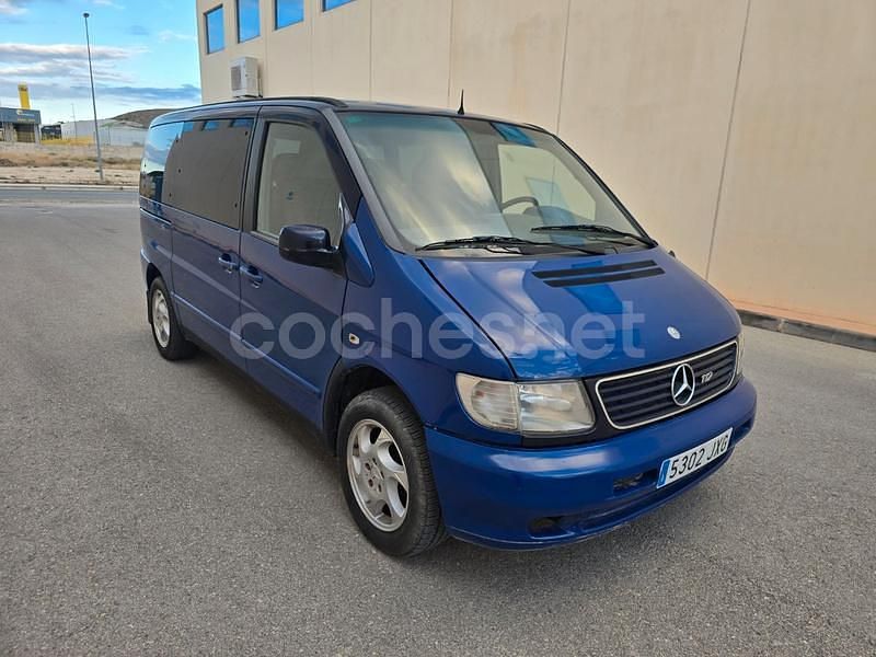 Usado Mercedes V220 122 CV (89 kW) 2001 Azul Monovolumen