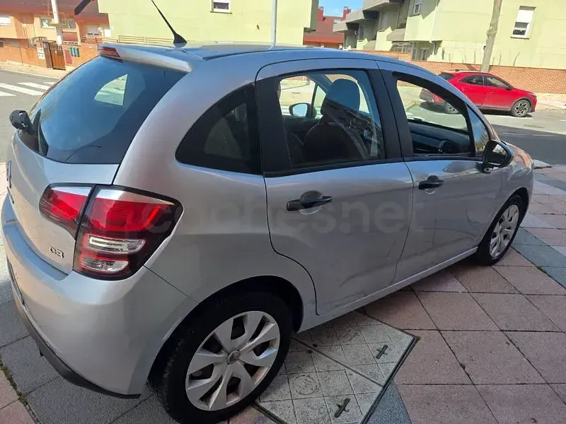 Usado Citroën C3 Attraction 68 CV (50 kW) 2013 Gris / plata Berlina