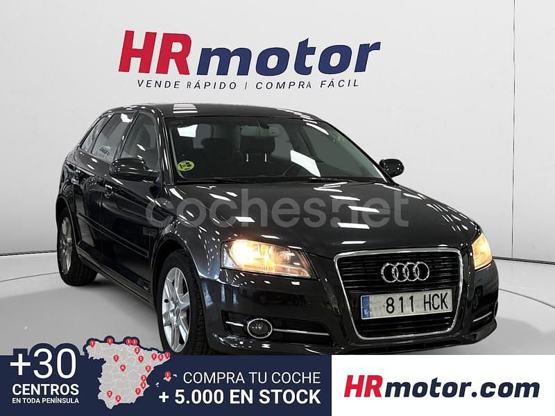 Negro Usado 2011 Audi A3 Attraction Berlina | 10.050 € (Precio justo) - Imagen 1/4