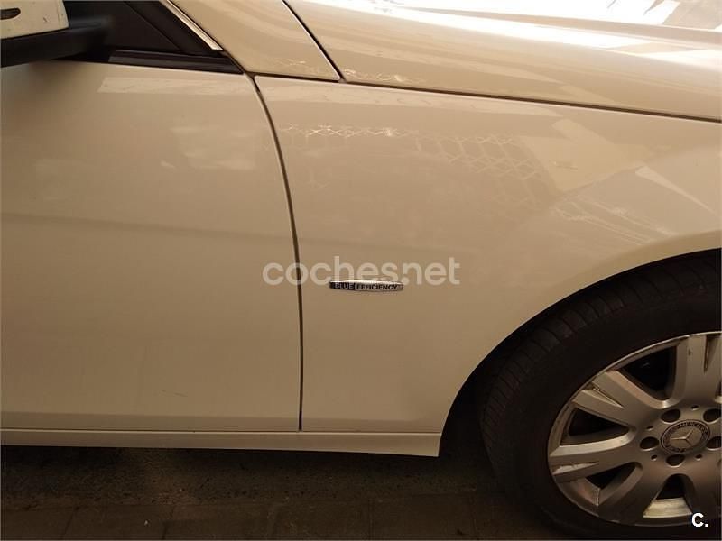 Usado Mercedes C220 170 CV (125 kW) 2011 Blanco Berlina