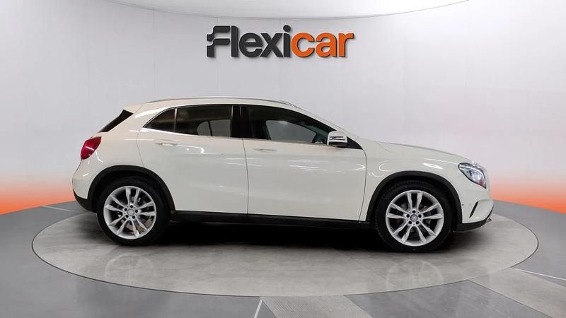 Usado Mercedes GLA200 Urban 136 CV (100 kW) 2016 Blanco SUV