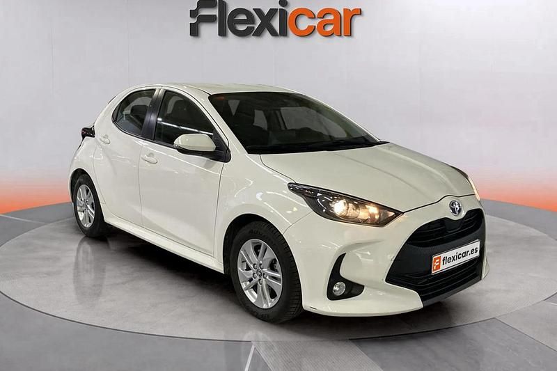 Blanco Usado 2021 Toyota Yaris Hybrid Business Edition Berlina | 16.490 € (Buen precio) - Imagen 1/4