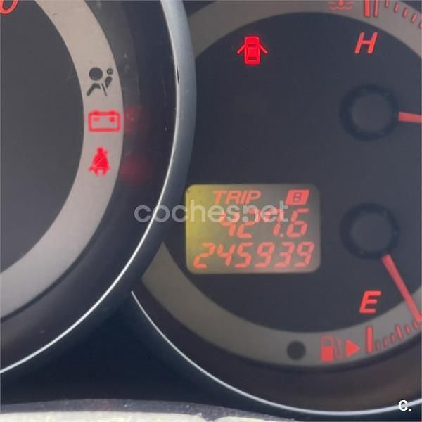 Usado Mazda 3 Sportive 150 CV (110 kW) 2004 Gris / plata Berlina