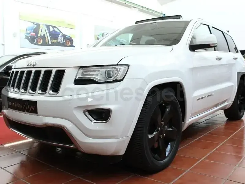 Usado Jeep Grand Cherokee Overland 250 CV (183 kW) 2016 Blanco SUV