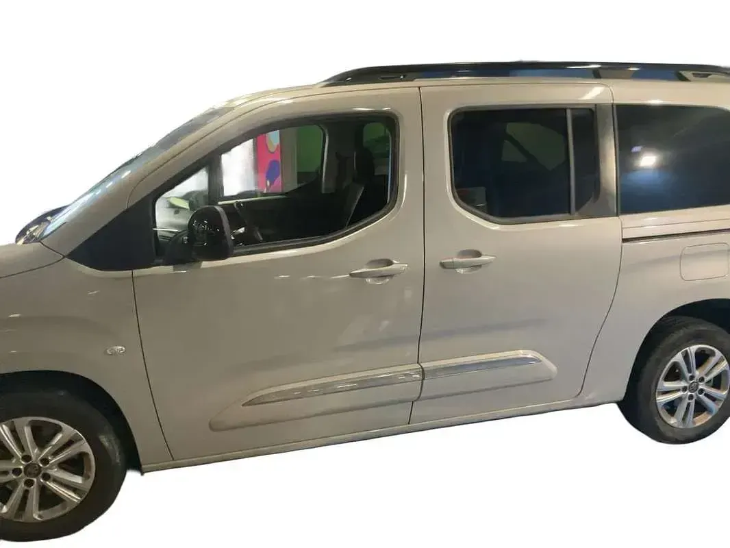 Usado Toyota Proace Active 131 CV (96 kW) 2022 Gris Monovolumen